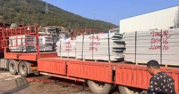 攀枝花 芝麻灰花岗岩光面毛板出货日常