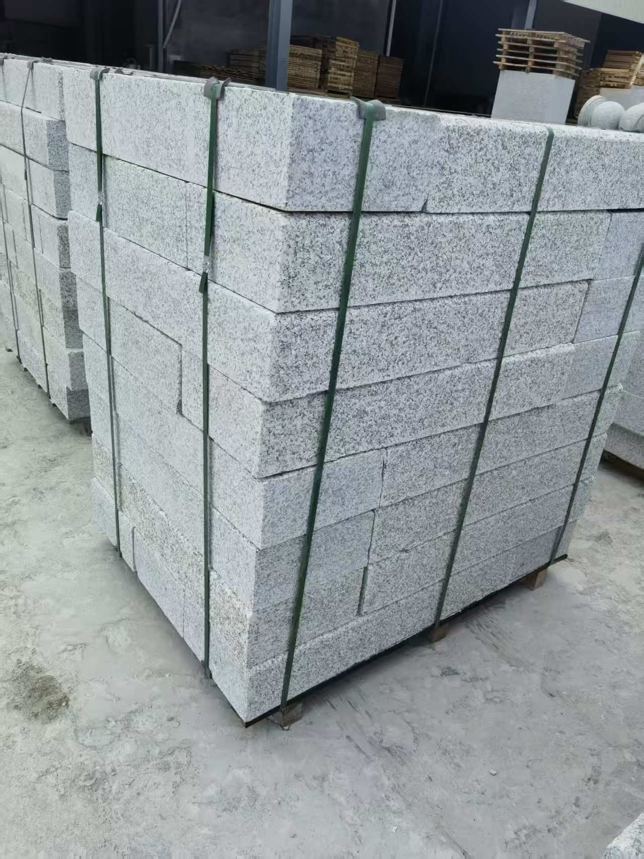 攀枝花 芙蓉白火烧两面路沿石