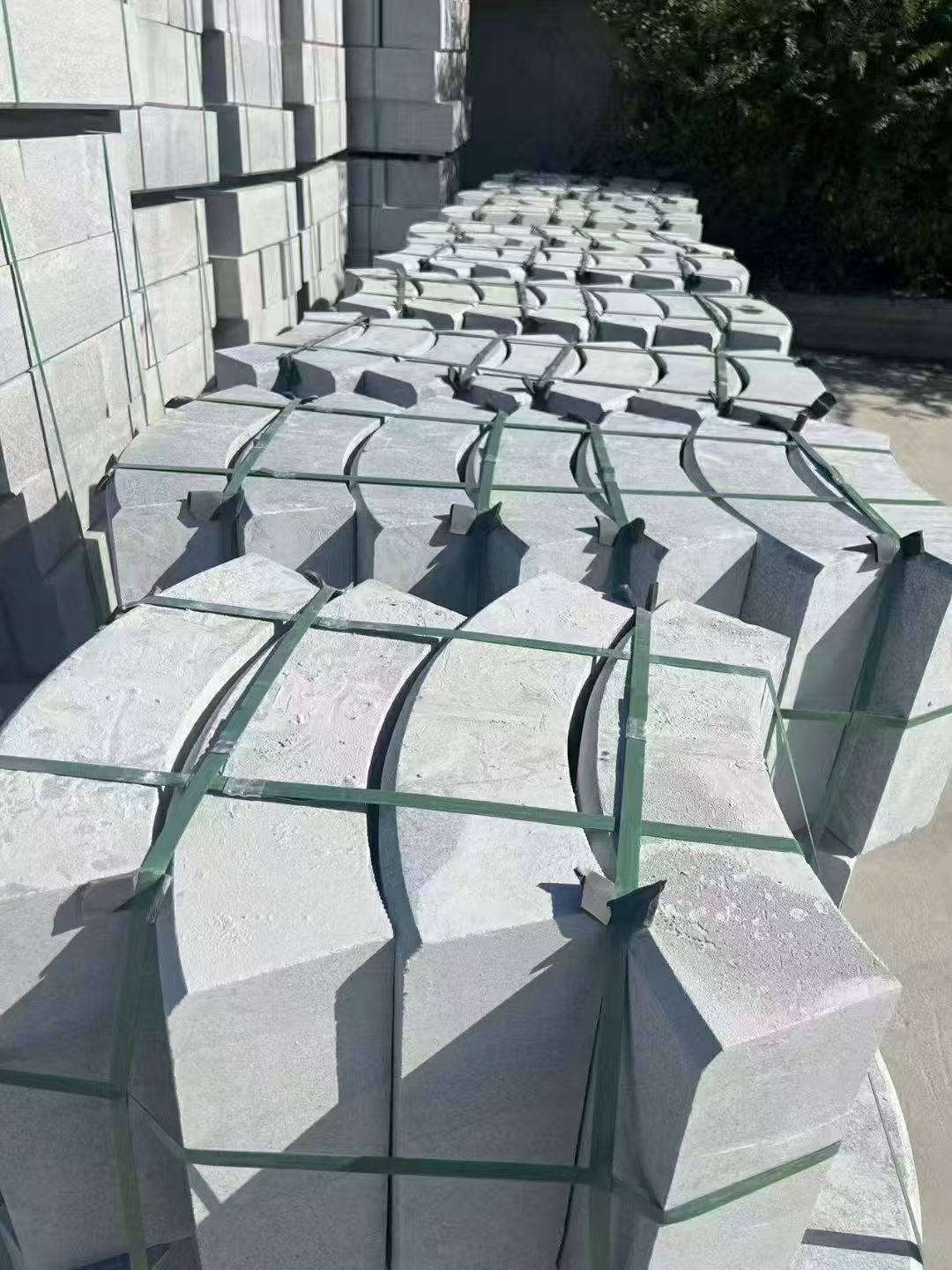 攀枝花 芝麻灰弧形路沿石