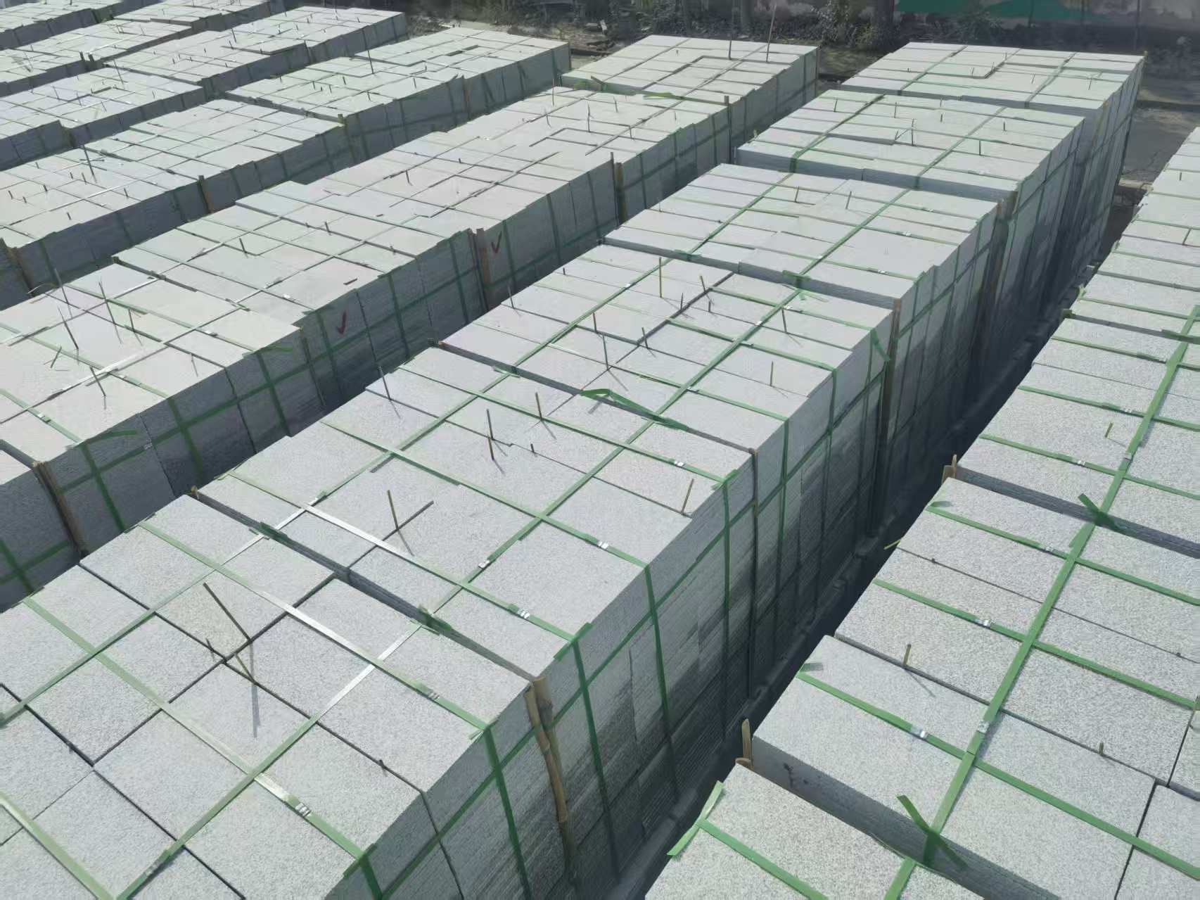 攀枝花 芝麻白1.8公分火烧300*600地铺，清仓大甩卖