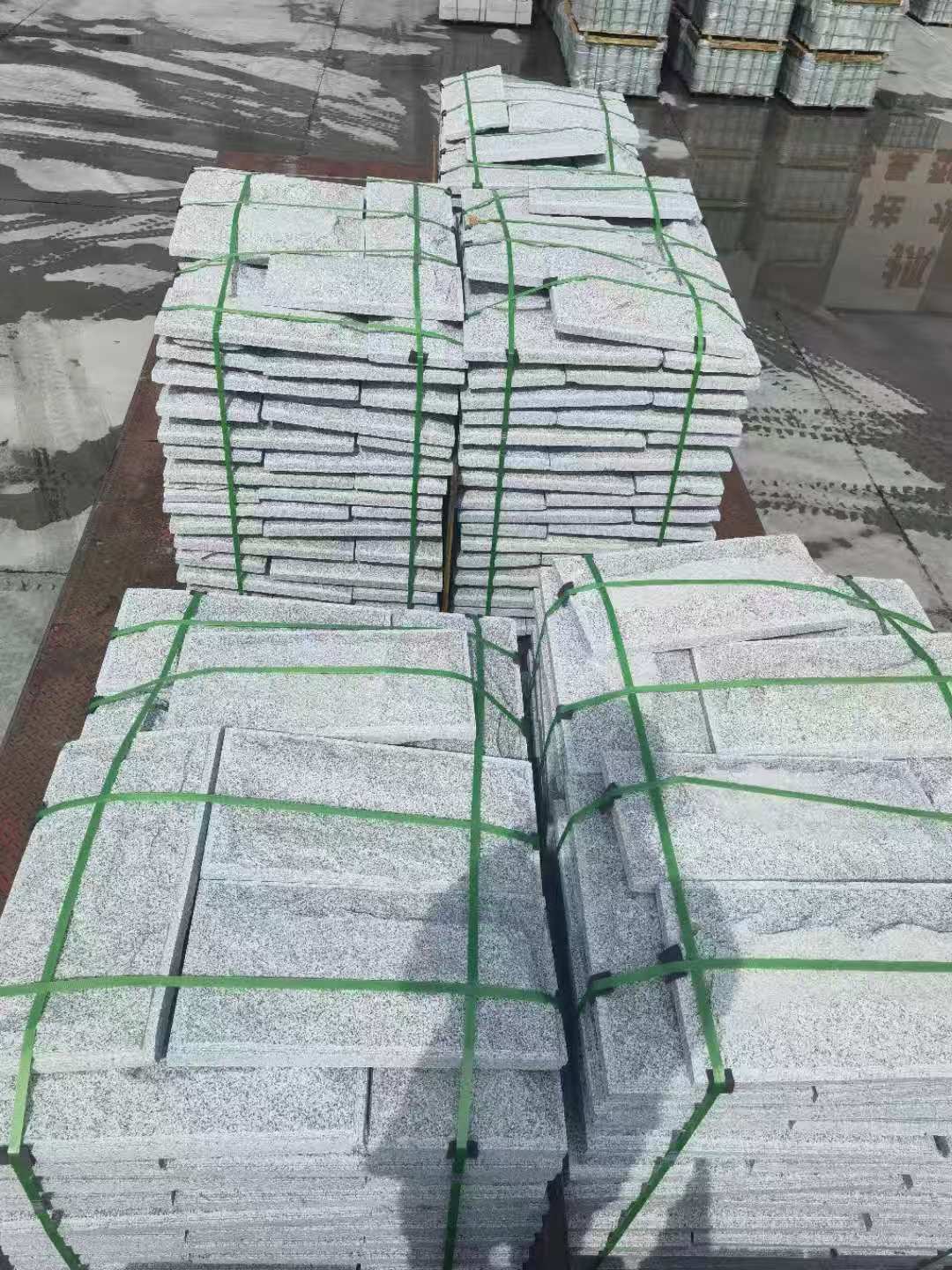 攀枝花 芝麻白蘑菇石装车出货